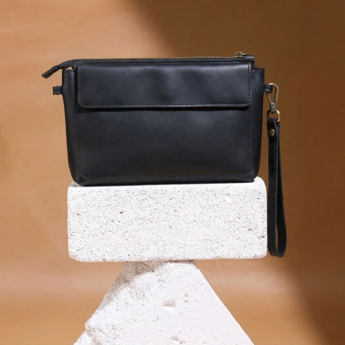 Main image in gallery