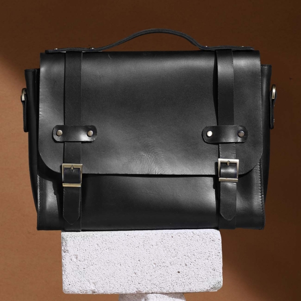 Grain Black Messenger Bag - Large
